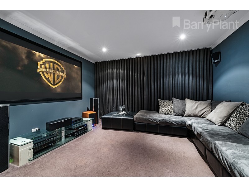 8 Orrington Drive, Keysborough VIC 3173