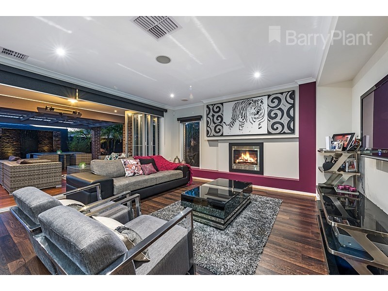 8 Orrington Drive, Keysborough VIC 3173