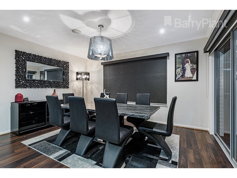 8 Orrington Drive, Keysborough VIC 3173