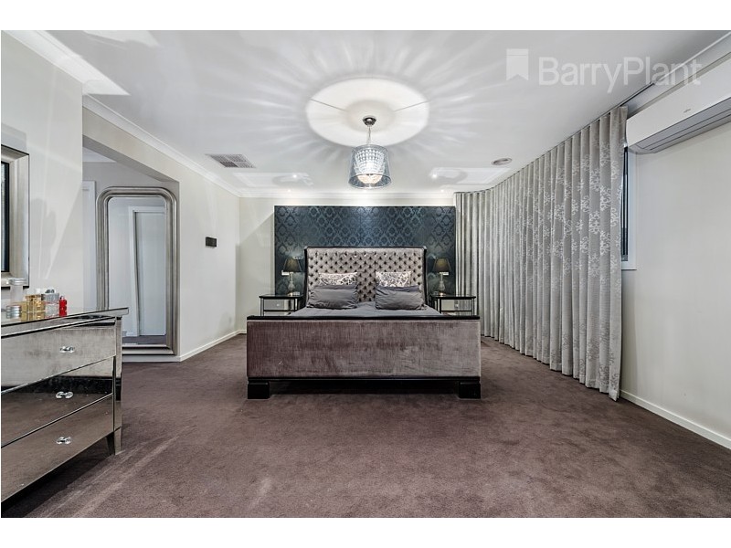 8 Orrington Drive, Keysborough VIC 3173