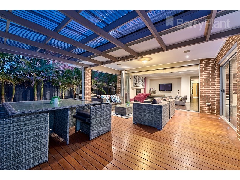 8 Orrington Drive, Keysborough VIC 3173