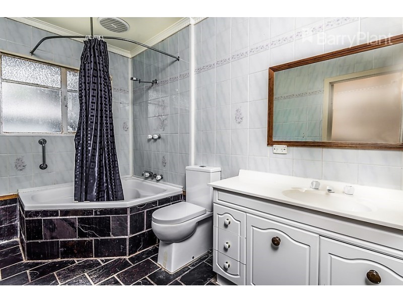 4 McLean Crescent, Dandenong North VIC 3175