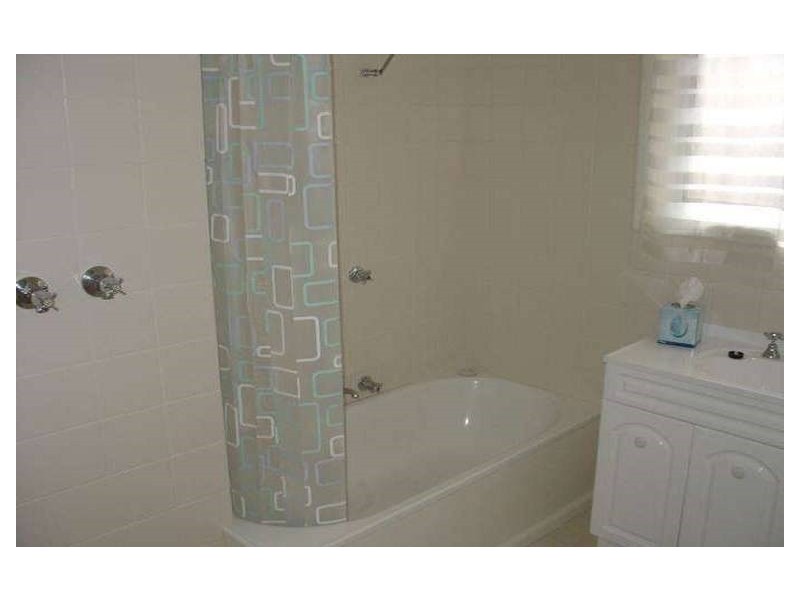 2/31 Larbert Road, Noble Park VIC 3174