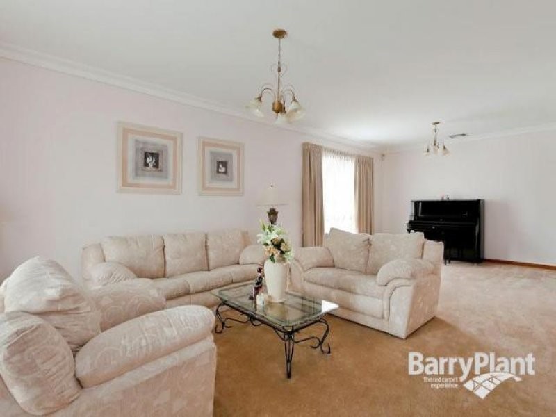 74 Bellbrook Drive, Dandenong North VIC 3175