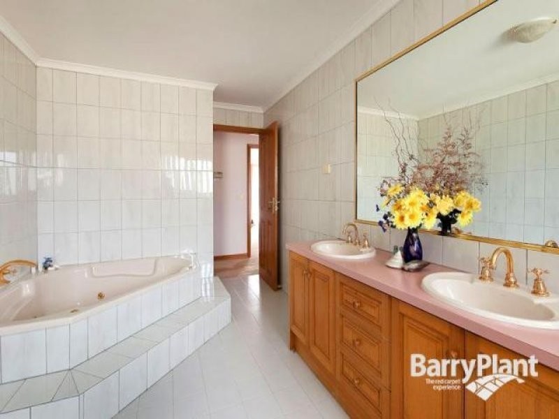 74 Bellbrook Drive, Dandenong North VIC 3175