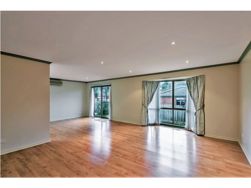 9 Carmel Avenue, Ferntree Gully VIC 3156