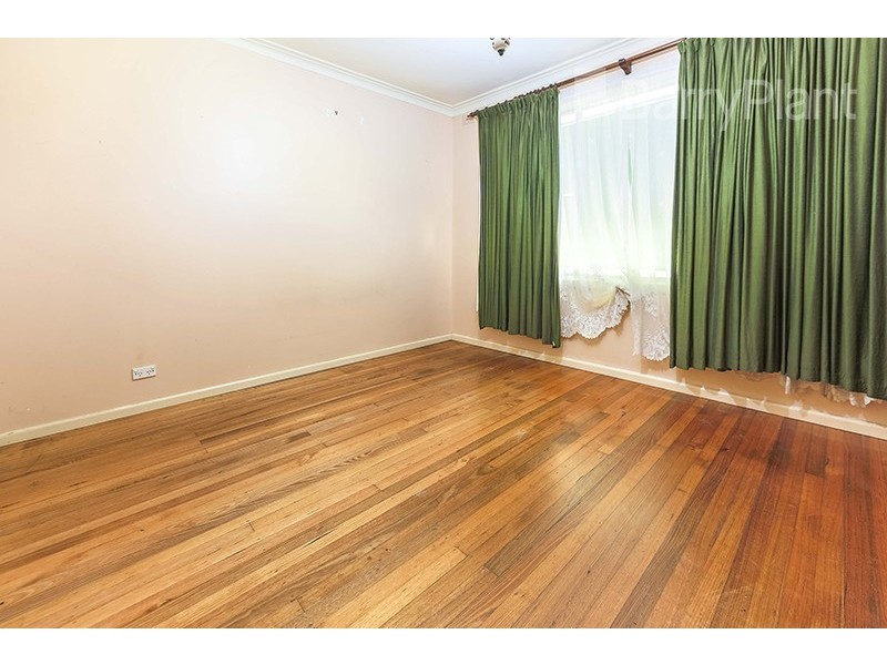 33B Kingswood Crescent, Noble Park North VIC 3174