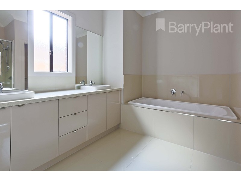 11 Grosvenor Street, Keysborough VIC 3173