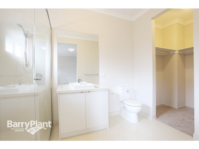 216 Clarendon Drive, Keysborough VIC 3173