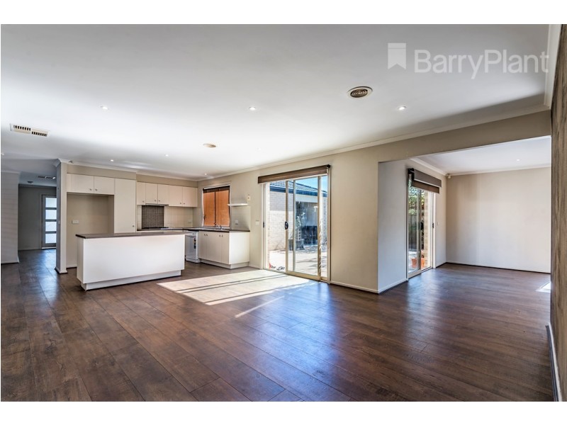 9 Chin Crt, Berwick VIC 3806