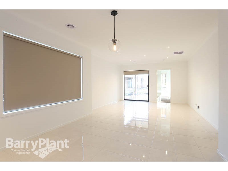 10 Ridgemont Way, Keysborough VIC 3173