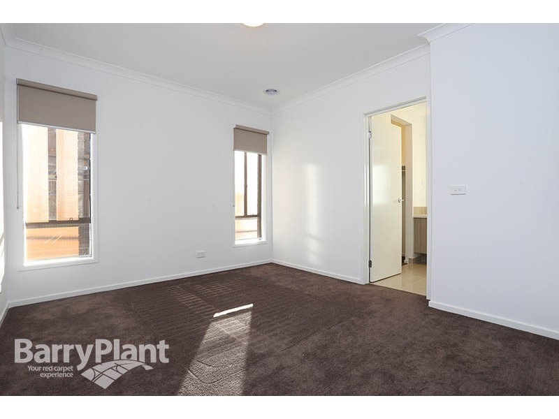 10 Ridgemont Way, Keysborough VIC 3173