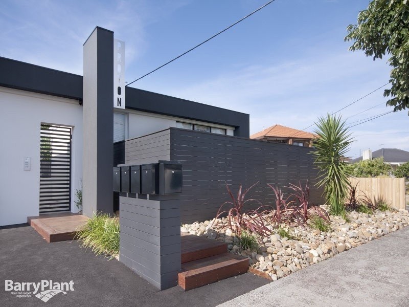 2/25 Kemp Street, Springvale VIC 3171