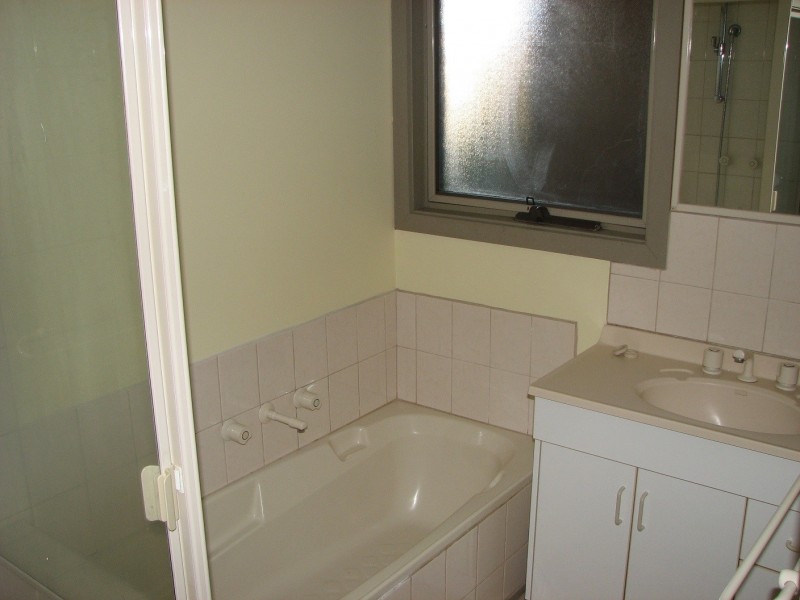 2/4 Crescent Street, Noble Park VIC 3174