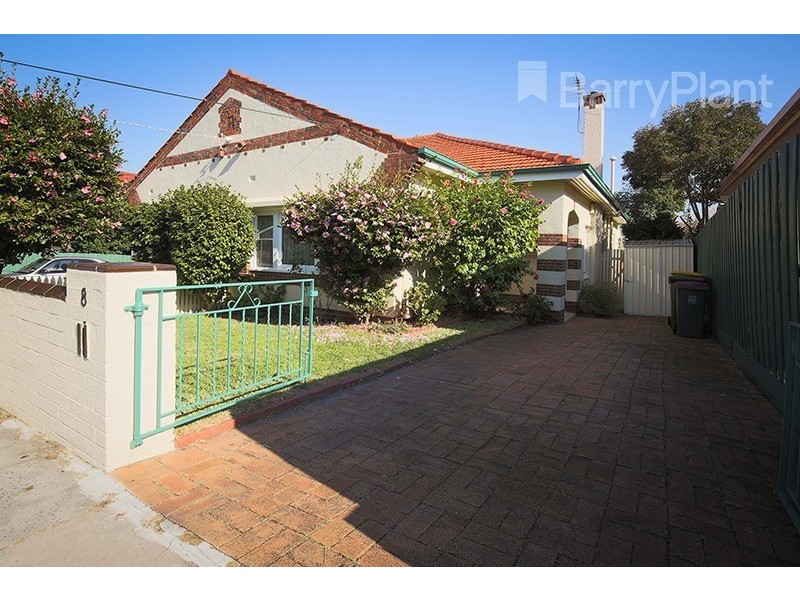 8 Edith Street, Caulfield North VIC 3161