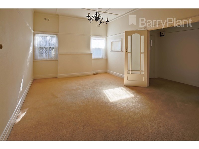 8 Edith Street, Caulfield North VIC 3161