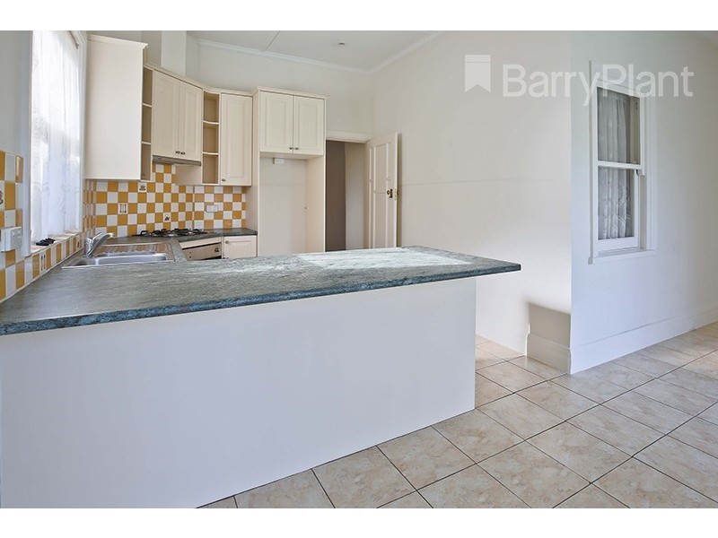 8 Edith Street, Caulfield North VIC 3161