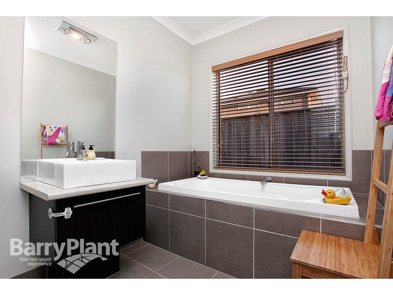 3 Bluebell Way, Keysborough VIC 3173