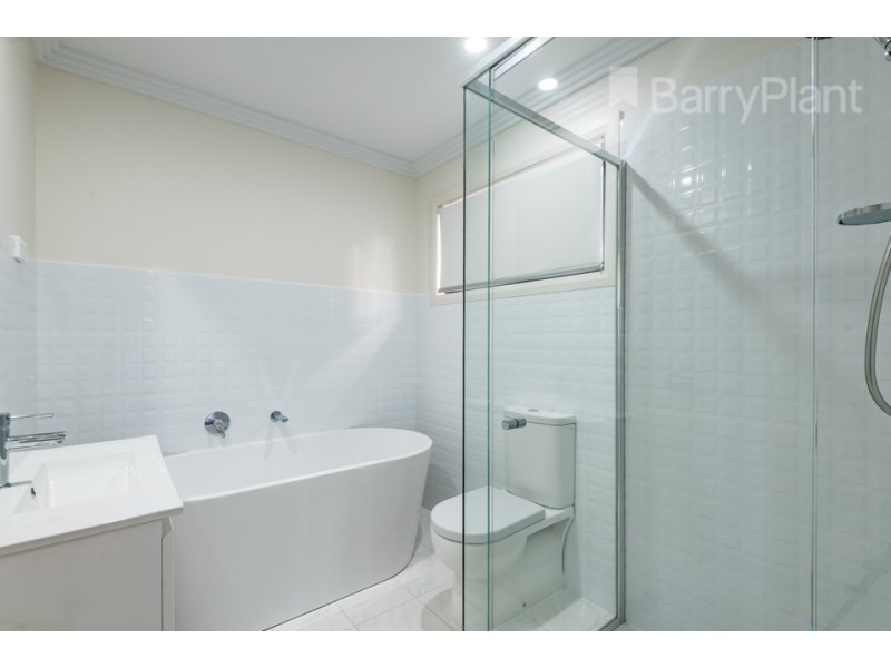 98 Heyington Cres, Noble Park North VIC 3174