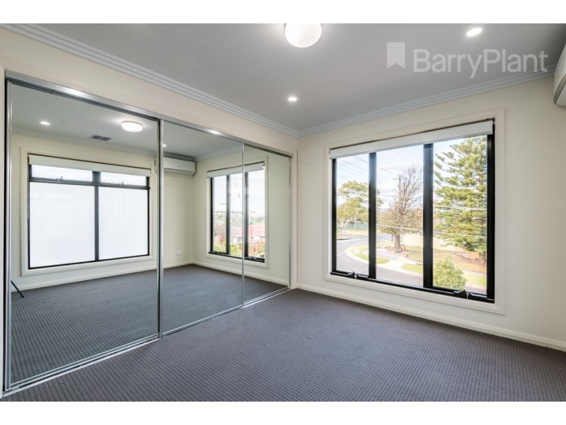 98 Heyington Cres, Noble Park North VIC 3174