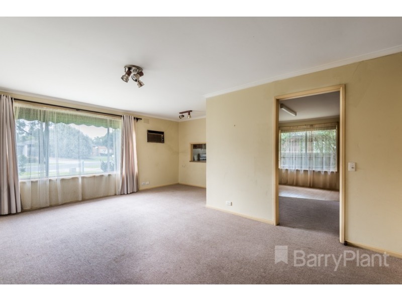 13 Ambleside Crs, Berwick VIC 3806