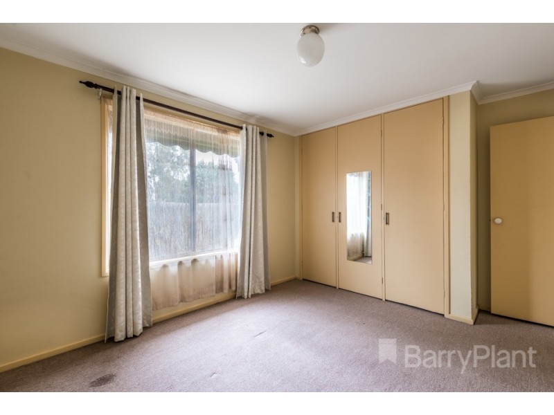 13 Ambleside Crs, Berwick VIC 3806