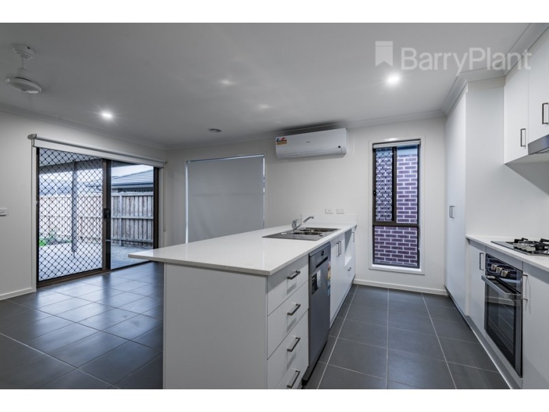 42 Heathcote Grove, Officer VIC 3809