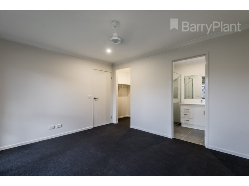 42 Heathcote Grove, Officer VIC 3809