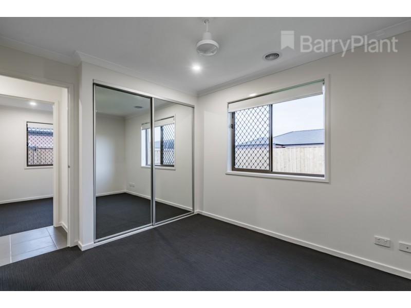 42 Heathcote Grove, Officer VIC 3809