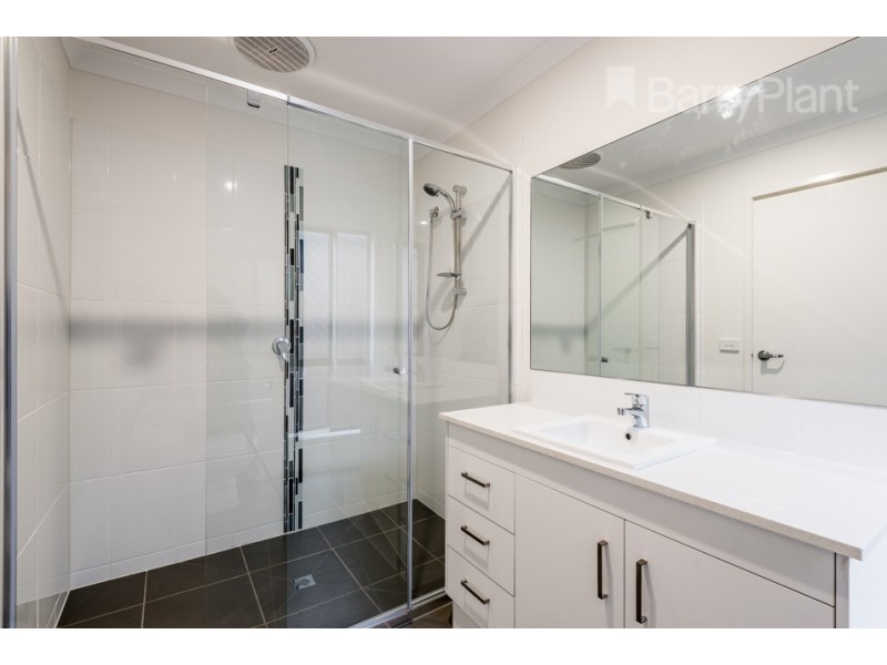 42 Heathcote Grove, Officer VIC 3809