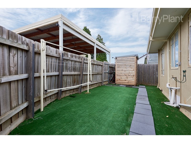 1/73 Benga Avenue, Dandenong VIC 3175