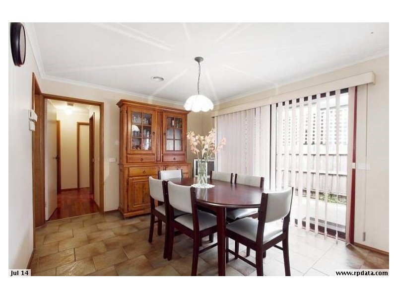 33 Chapel Road, Keysborough VIC 3173