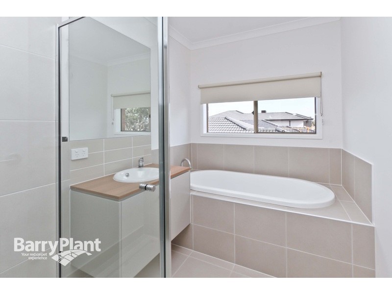 41 Red Brush Drive, Keysborough VIC 3173