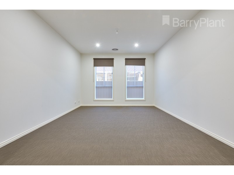 3 Whitehaven Cres, Noble Park North VIC 3174