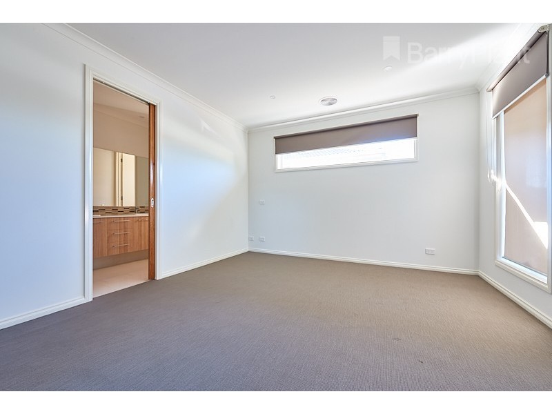 3 Whitehaven Cres, Noble Park North VIC 3174