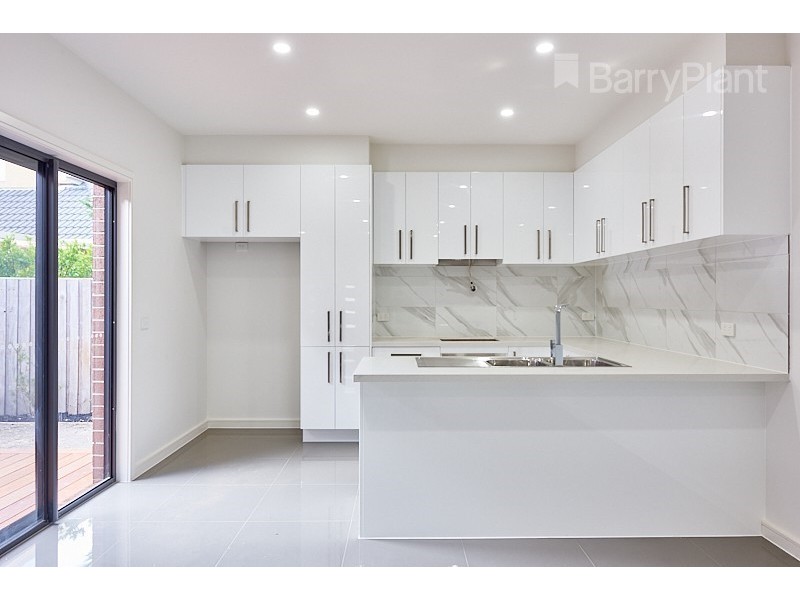 17A Dunvegan Crescent, Dandenong VIC 3175