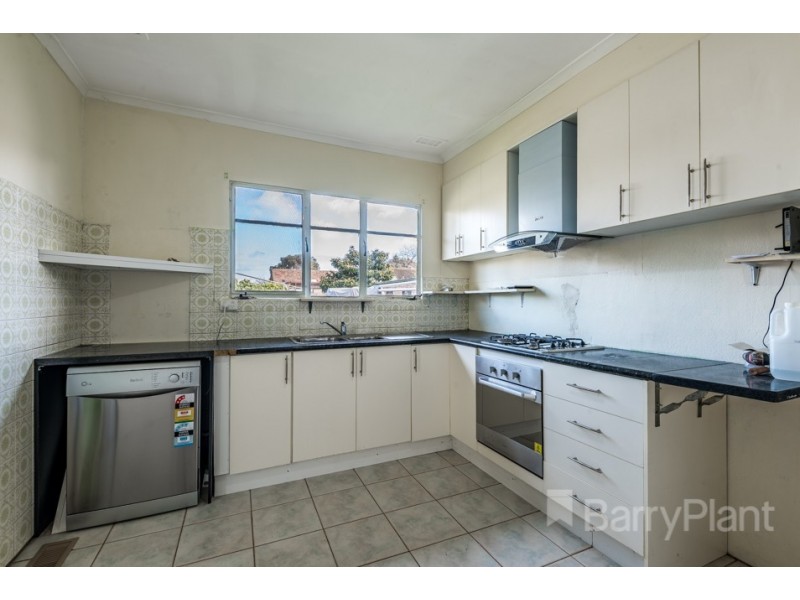 18 Menzies Ave, Dandenong North VIC 3175