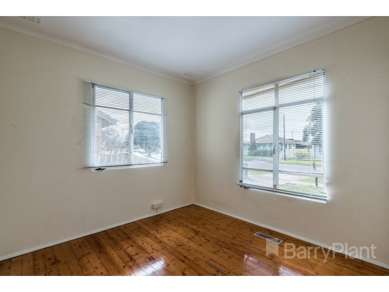 18 Menzies Ave, Dandenong North VIC 3175