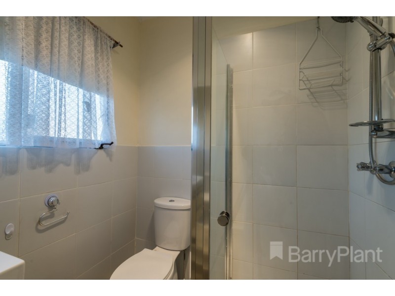 18 Menzies Ave, Dandenong North VIC 3175