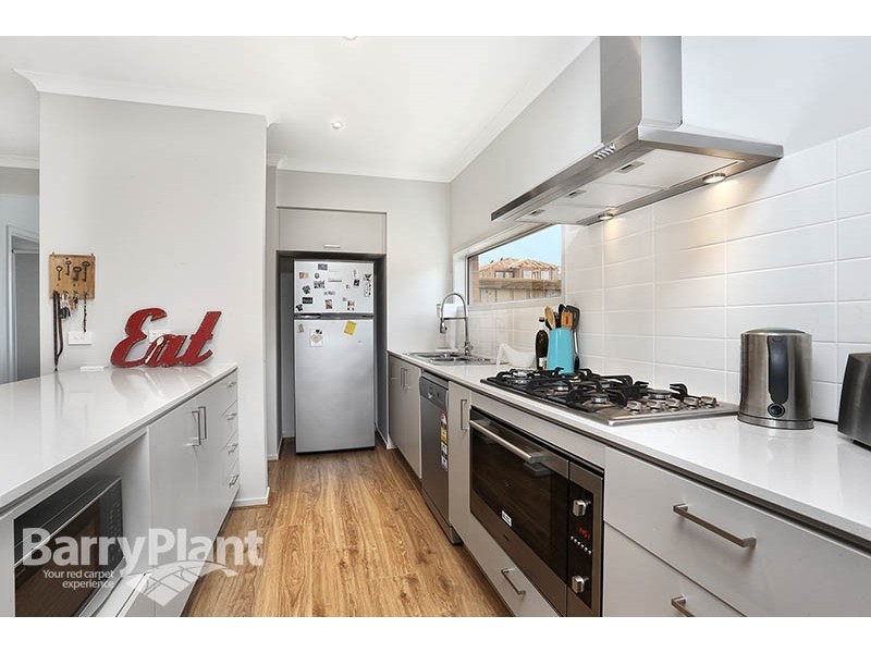 39 Red Brush Drive, Keysborough VIC 3173