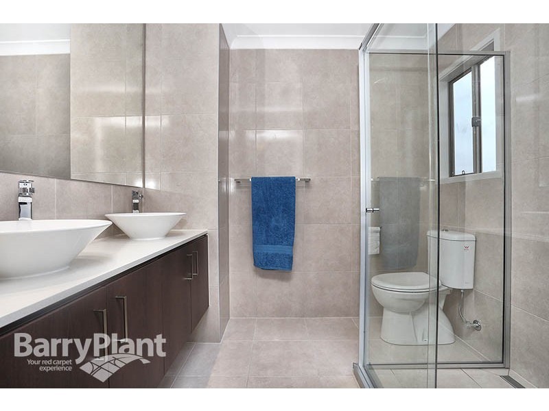 39 Red Brush Drive, Keysborough VIC 3173