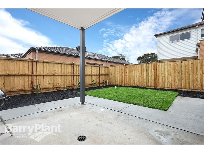 39 Red Brush Drive, Keysborough VIC 3173