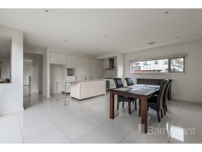 2 Sabina Park Drive, Mulgrave VIC 3170