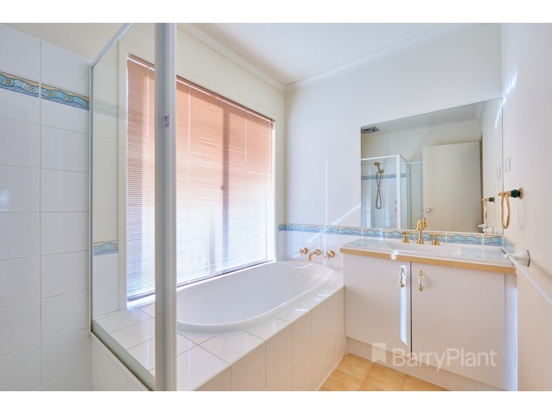 9 Chesil Court, Narre Warren South VIC 3805