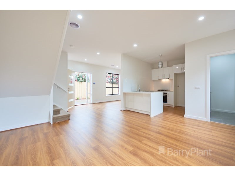 2/21 Gatcum Court, Noble Park VIC 3174