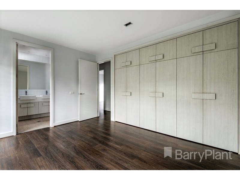 2/7 Heath Avenue, Oakleigh VIC 3166