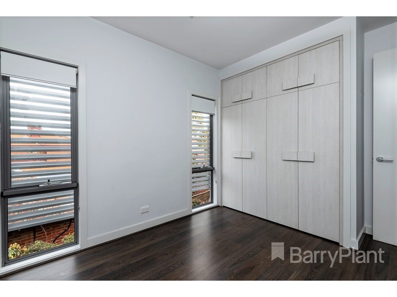 2/7 Heath Avenue, Oakleigh VIC 3166