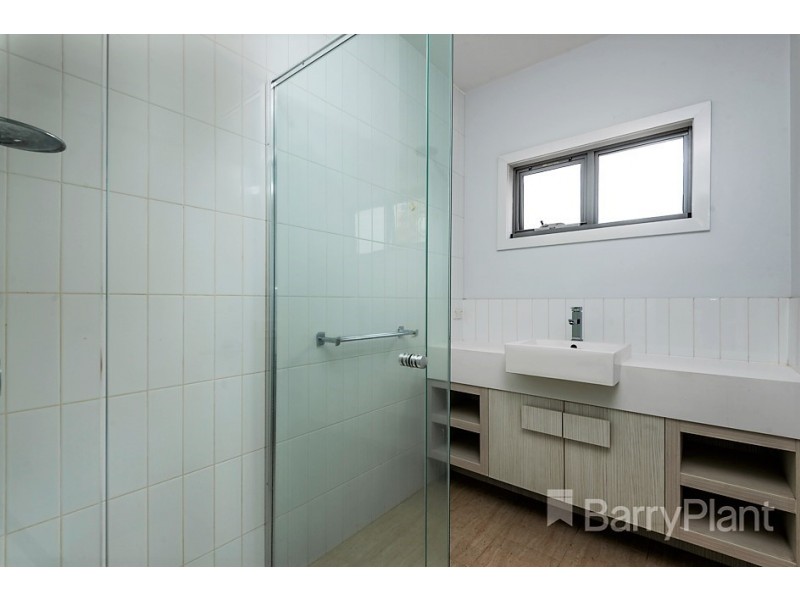 2/7 Heath Avenue, Oakleigh VIC 3166
