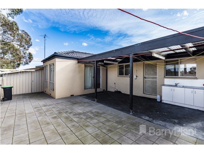 15 Sarona Street, Dandenong VIC 3175