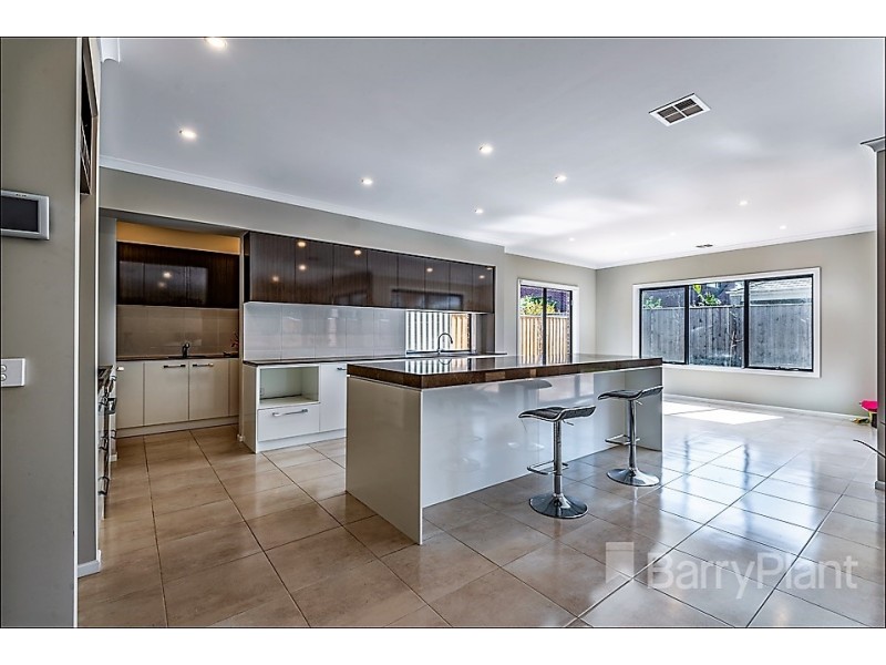 28 Burnham Crescent, Keysborough VIC 3173